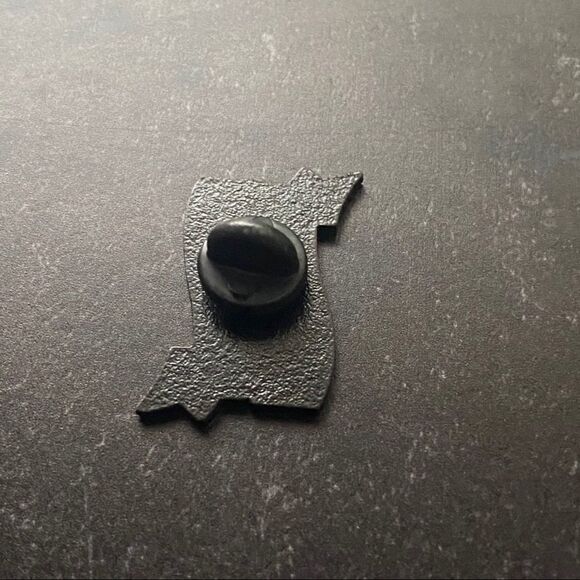 Small and No Money Enamel Pin/ Brooch Lapel - Picture 5 of 6